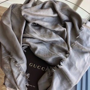 GUCCI GOLD SHAWL🌸